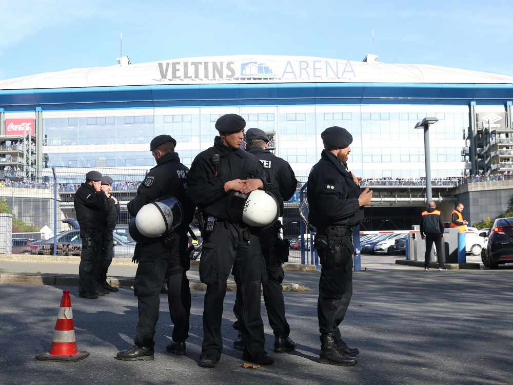 Reduziertes Einsatzaufkommen für Polizei - Reul besorgt