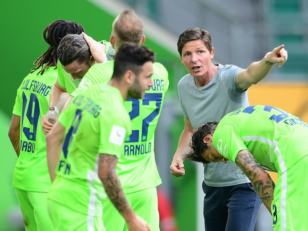 Trainer Glasner und Wolfsburg empfangen Bayer Leverkusen. ©FIRO/SID