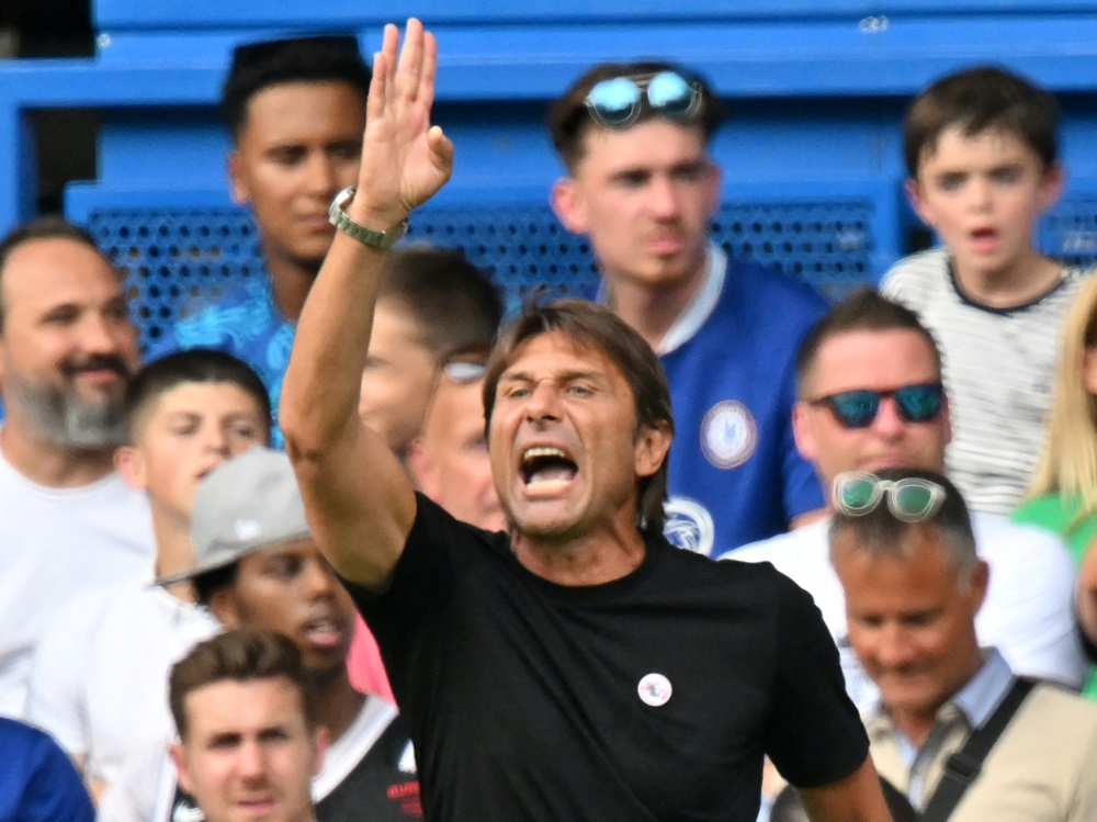 Antonio Conte kritisiert den VAR scharf (© AFP/SID/GLYN KIRK)