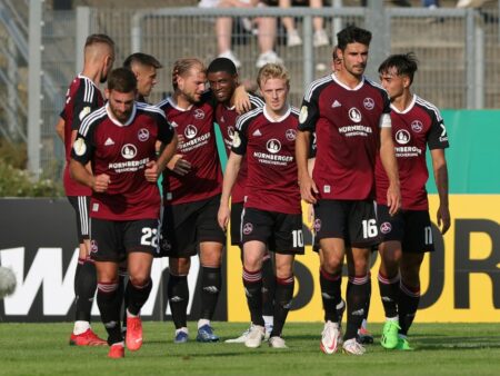 Bild: Nürnberg gewinnt das Abstiegsduell gegen Sandhausen (© FIRO/FIRO/SID/)