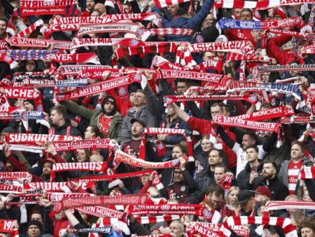 Bild: 40 Prozent der Befragten sehen die Bayern als Favorit (© AFP/SID/MICHAELA REHLE)