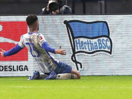 Bild: Richter mit dem wichtigen Führungstreffer für Hertha BSC (© FIRO/FIRO/SID/)