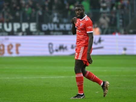 Bild: Nach Platzverweis in Gladbach: Upamecano bleibt gesperrt (© AFP/SID/INA FASSBENDER)