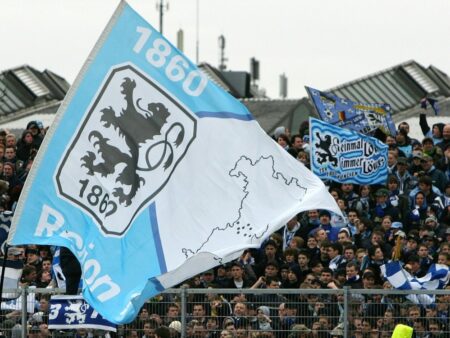 Bild: Sechzig-Fans sehen 0:0 unter Interimstrainer Gorenzel (© FIRO/FIRO/SID/)