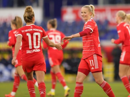 Bild: Souveräner Auftritt der Bayern-Frauen um Lea Schüller (© FIRO/FIRO/SID/)