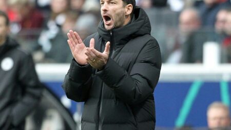 Bild: Hertha-Trainer Schwarz unter großem Druck (© AFP/SID/Daniel ROLAND)