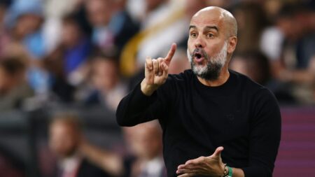 Bild: Pep Guardiola will mit City noch den Supercup gewinnen (© AFP/SID/DARREN STAPLES)