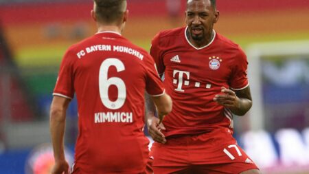 Foto: Boateng (r.) spielte zehn Jahre für den FC Bayern © AFP/POOL/SID/ANDREAS GEBERT