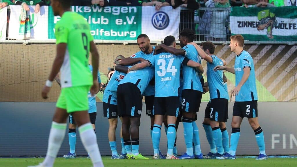 Foto: Leverkusen verteidigt Tabellenspitze in Wolfsburg © IMAGO/Franziska Gora/SID