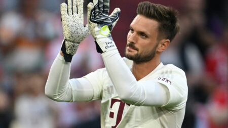 Foto: Sven Ulreich räumt klaglos den Platz im Tor © AFP/SID/CHRISTOF STACHE