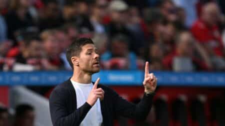 Bild: Schon im Derbymodus: Xabi Alonso (© AFP/SID/INA FASSBENDER)