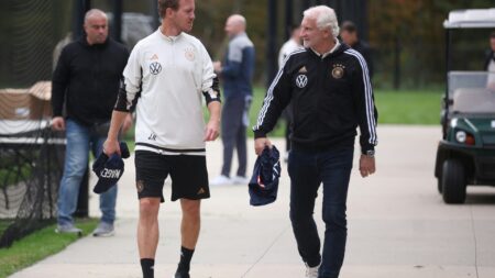 Bild: Rudi Völler mit Julian Nagelsmann (© AFP/GETTY IMAGES NORTH AMERICA/SID/ALEX GRIMM)